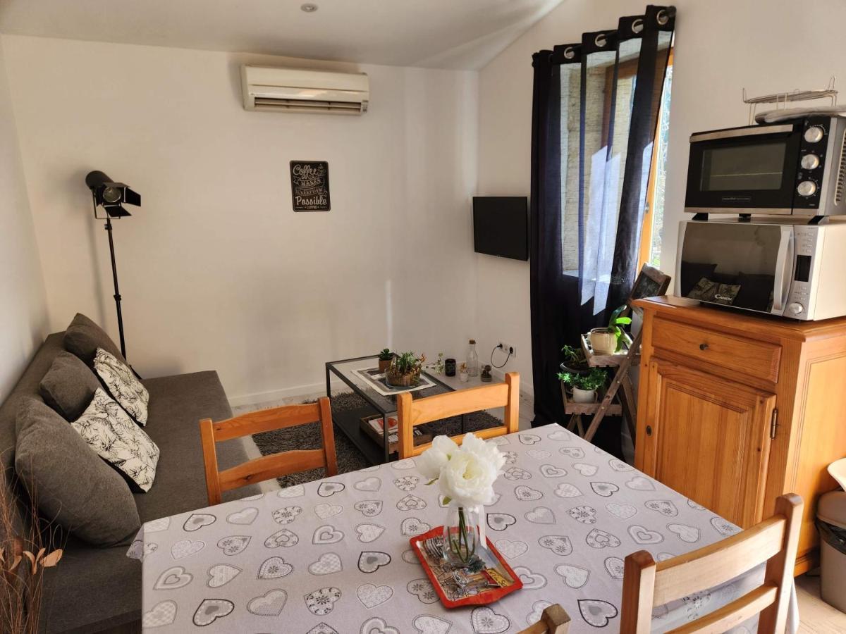 Chemin De La Carquette Apartment Meynes Exterior photo